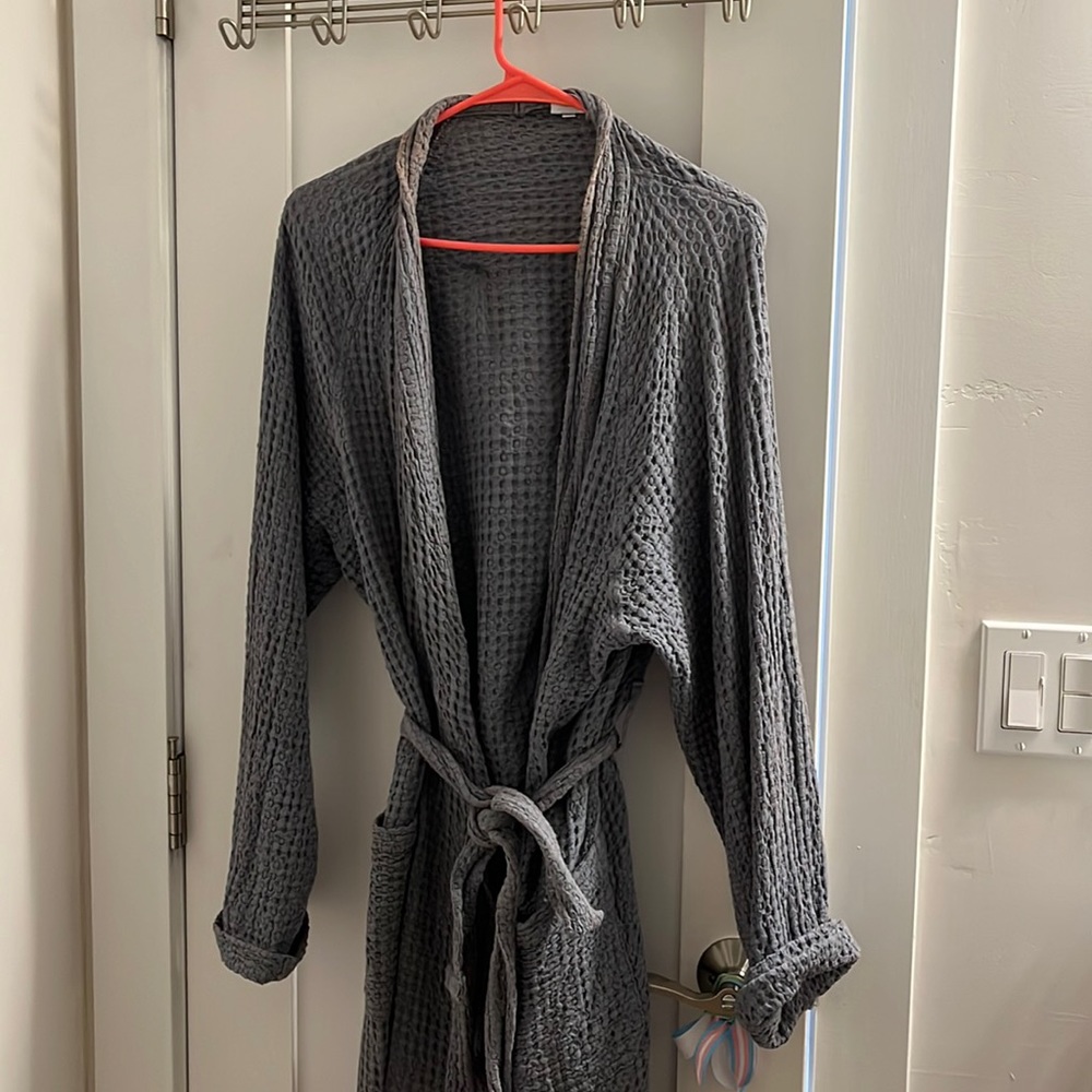 Full length waffled robe with tie